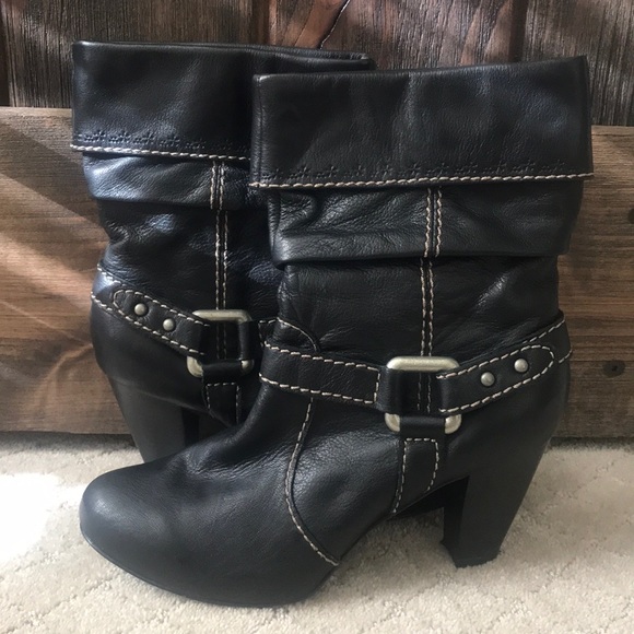 Fossil Shoes - EUC Fossil black leather ankle bootie boots
